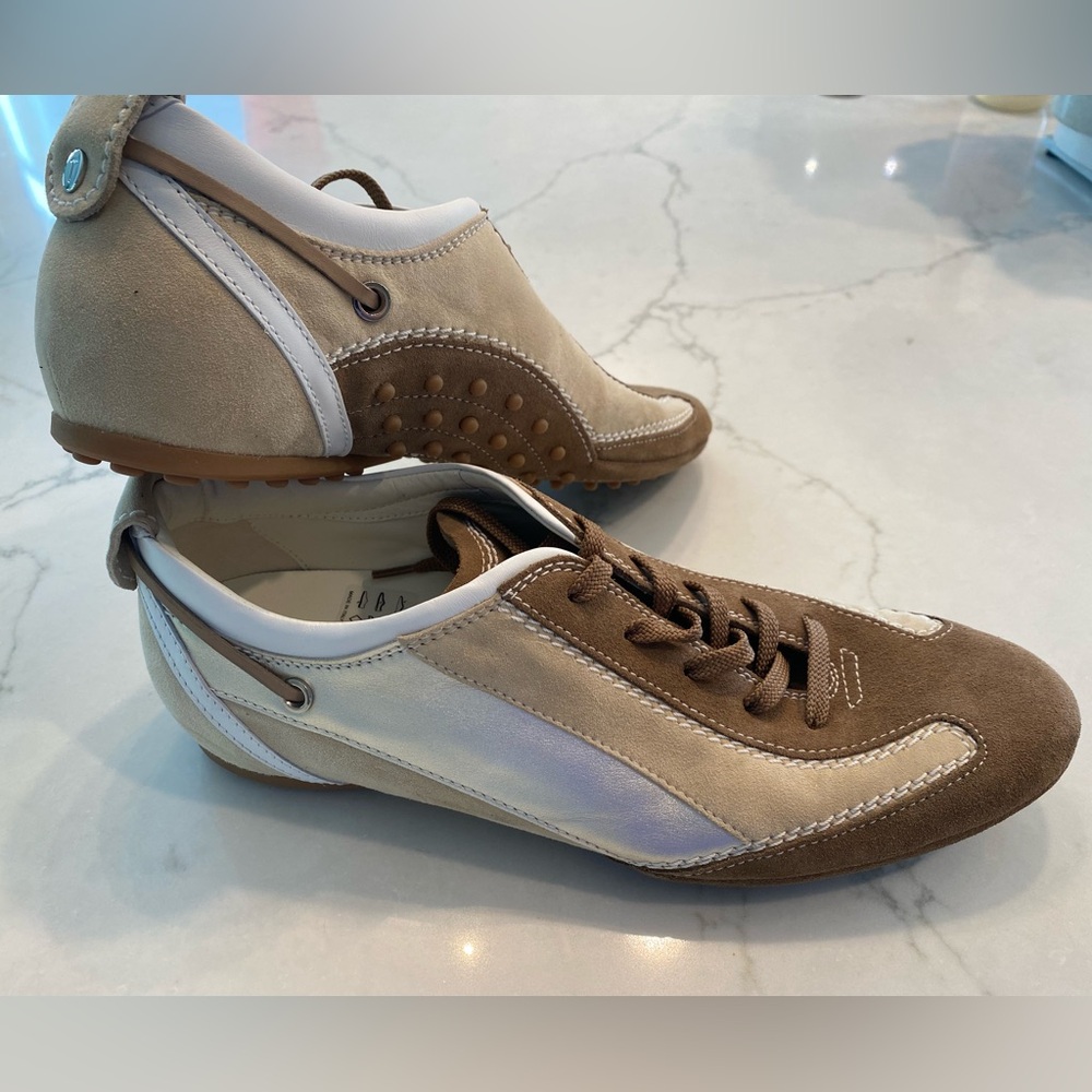 TOD’S Suede & leather driving sneakers. Size 40 (US 9.5)